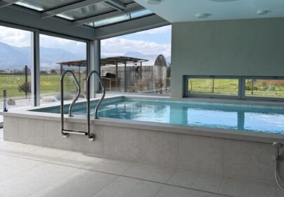 ONE HEAT PUMP FOR EVERYTHING: HEATING THE POOL, HOUSE AND AIR AT ONCE